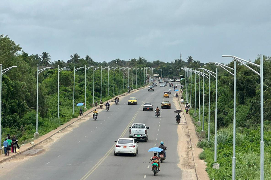 Liberia-Lux Pole
